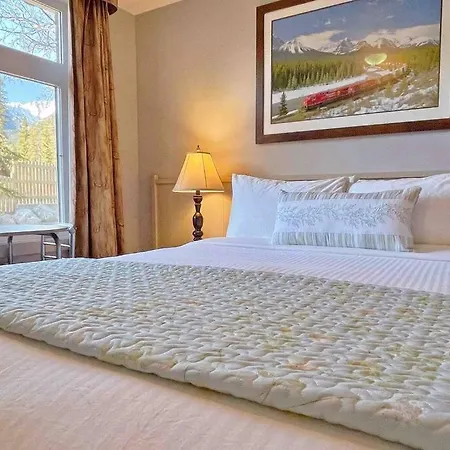 Windtower Lodge Queen Bed Suite-Ugparking&Walking2Dt Canmore Extérieur photo