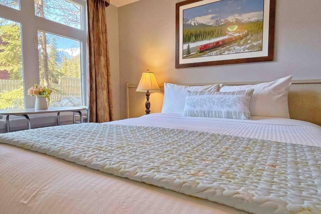 Windtower Queen Bed Suite-ugparking&walking2dt Canmore