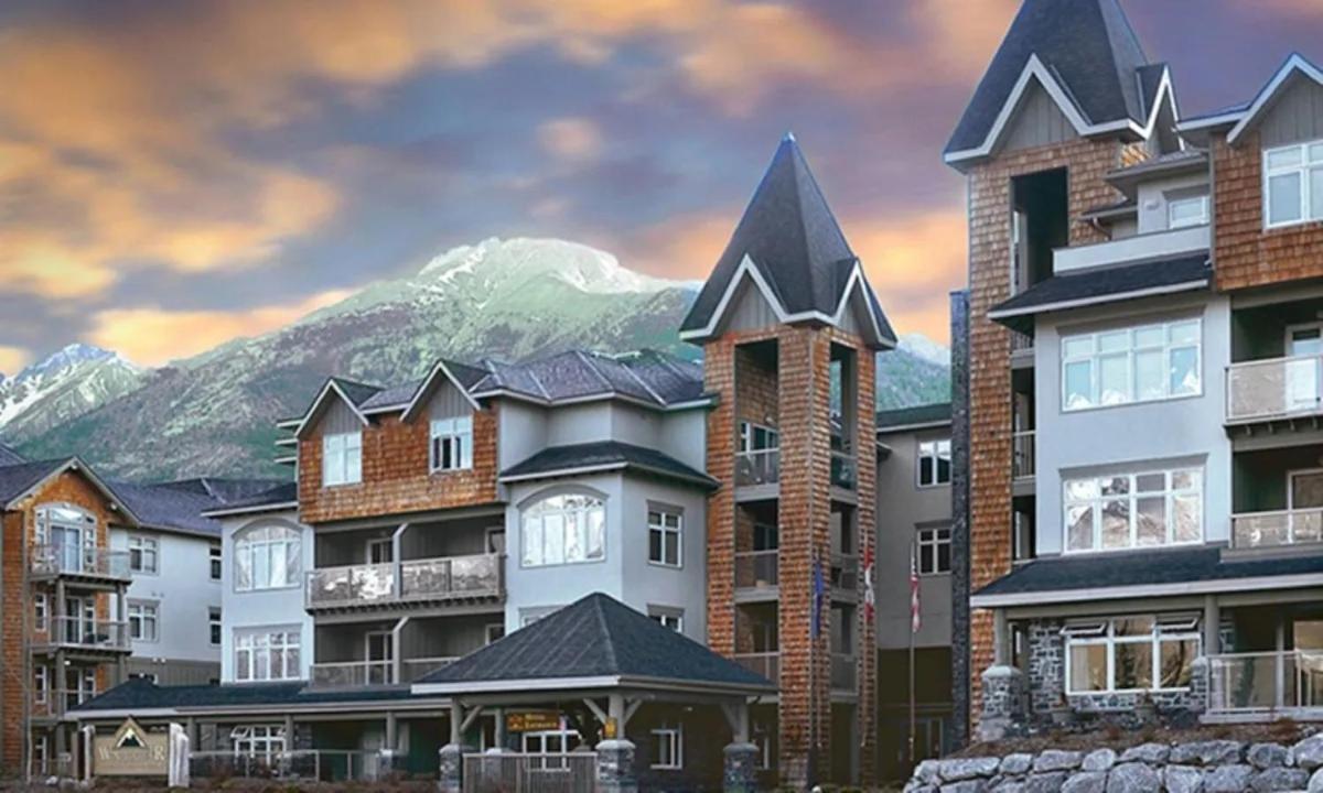 Windtower Queen Bed Suite-ugparking&walking2dt Canmore