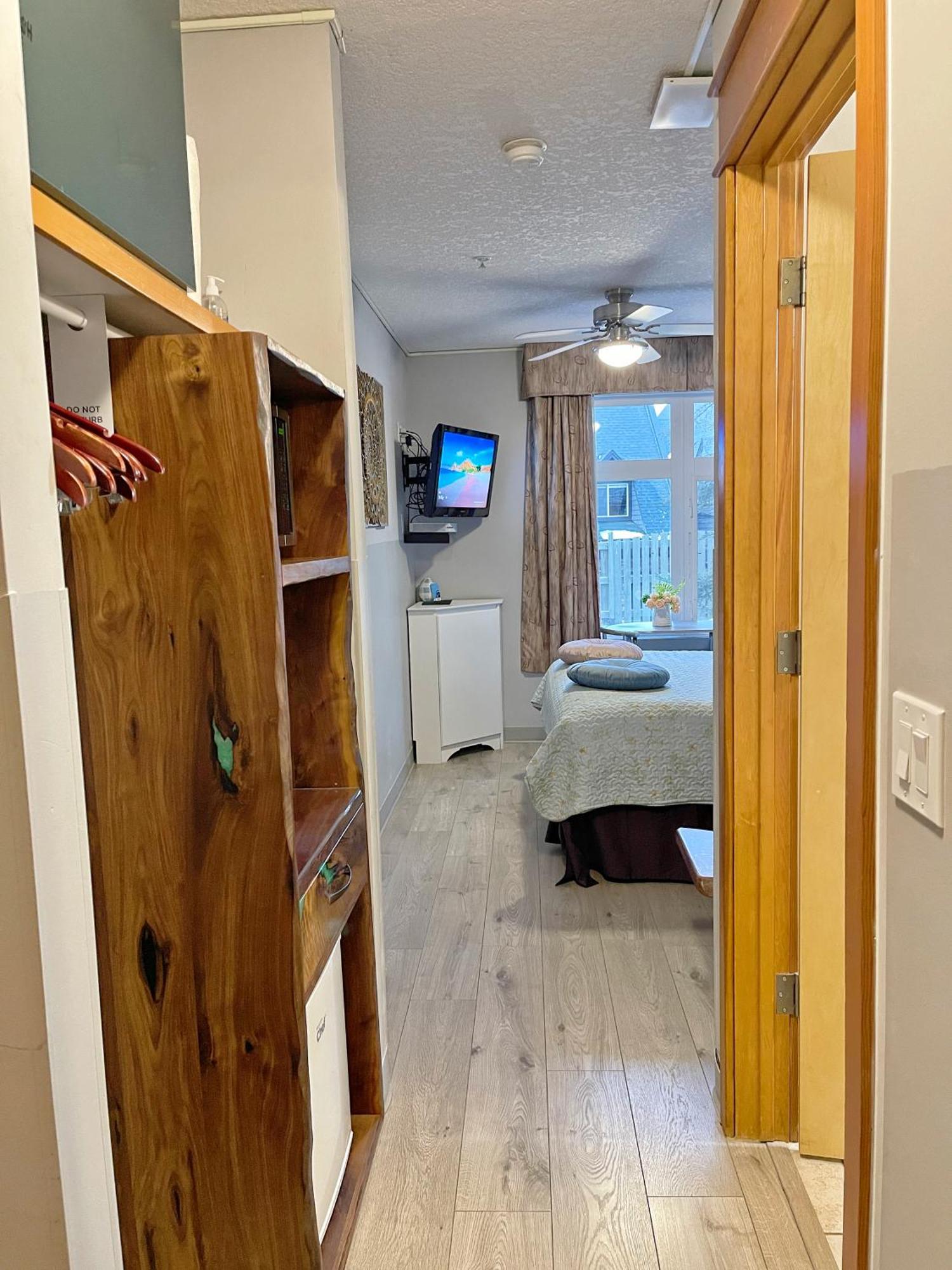 Windtower Queen Bed Suite-ugparking&walking2dt * Canmore